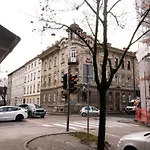 Family Friendly In The Center 公寓