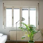 Family Friendly In The Center 公寓 *