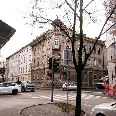 Family Friendly In The Center דירה