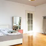 Apartment Family Friendly In The Center *